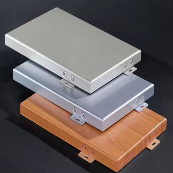 Aluminium Veneer Panel 1,5 mm Dicke Glattes Muster Hohe Korrosionsbeständigkeit